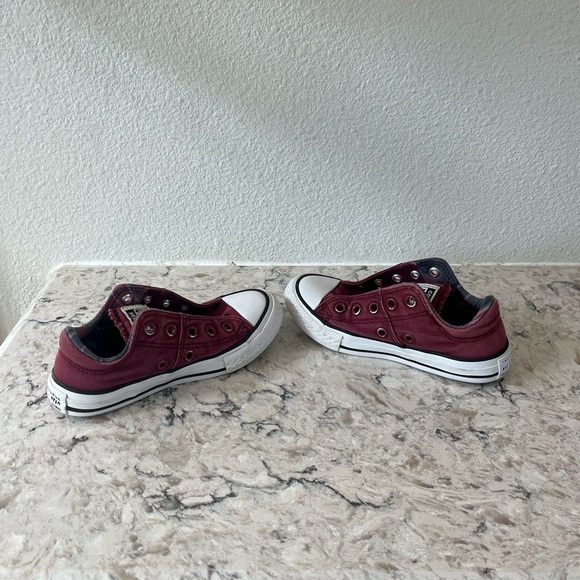 Converse Sneakers Classic Canvas Design - Picture 6 of 7